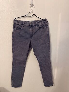 Universal Thread Gray Wash Skinny Jeans